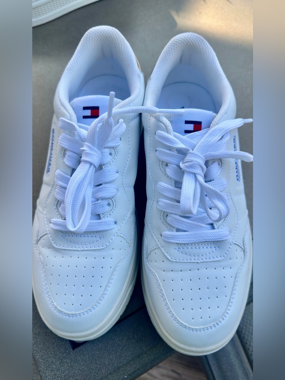 Tommy Hilfiger white leather-style lace-up sneakers with the classic Tommy flag